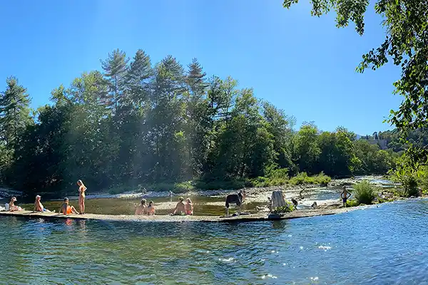 campeurs rivière Chassezac